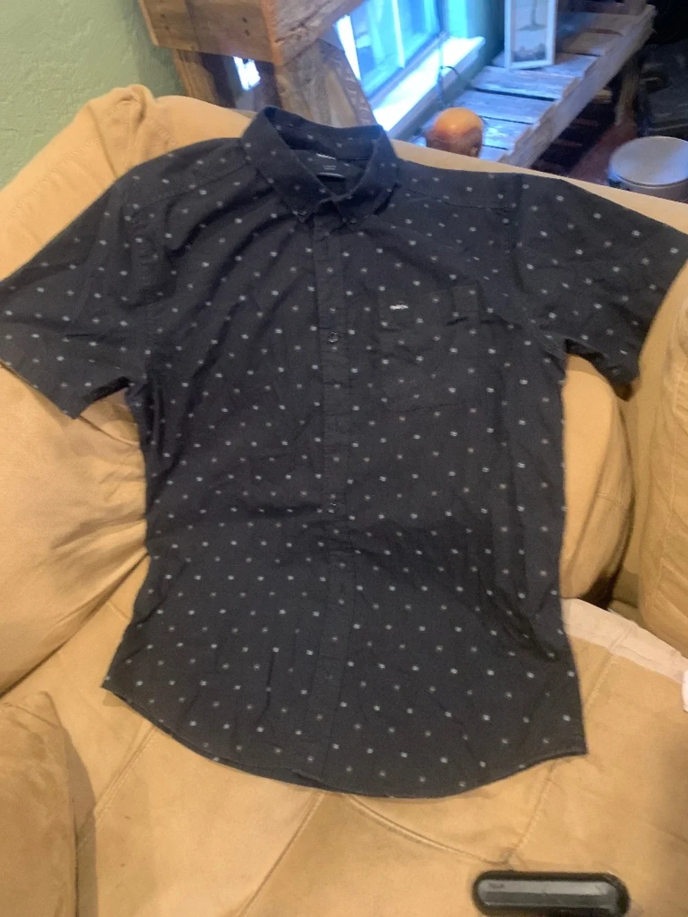 RVCA short sleeve shirt - Picture 1 of 4